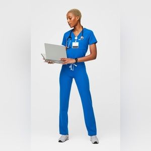 Figs Catarina scrub top and Livingston scrub pants. Royal blue.
